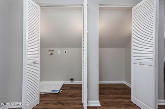 419 FAIRLAWN Rd, Louisville, KY 40207