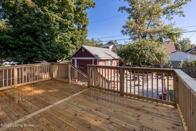 419 FAIRLAWN Rd, Louisville, KY 40207