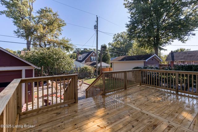 419 FAIRLAWN Rd, Louisville, KY 40207