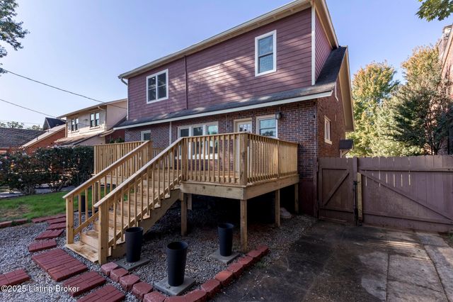 419 FAIRLAWN Rd, Louisville, KY 40207