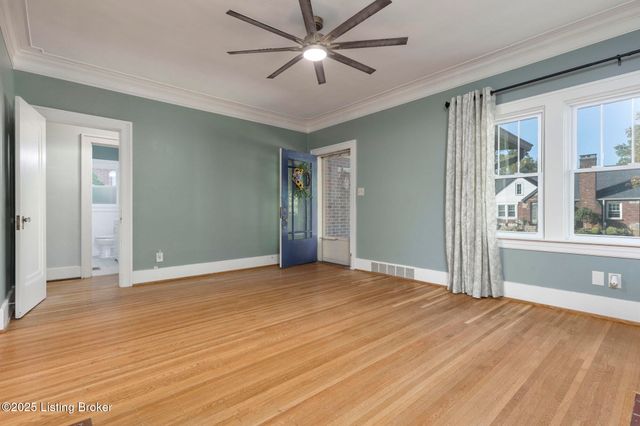 419 FAIRLAWN Rd, Louisville, KY 40207