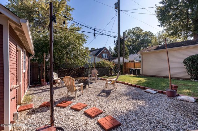 419 FAIRLAWN Rd, Louisville, KY 40207