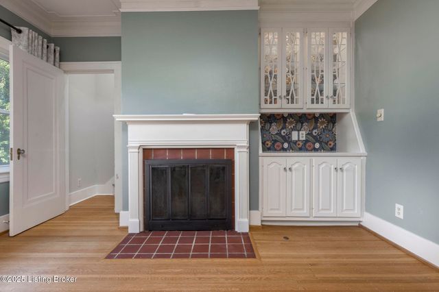 419 FAIRLAWN Rd, Louisville, KY 40207