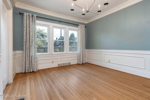 419 FAIRLAWN Rd, Louisville, KY 40207