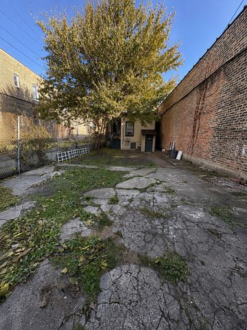 2104 S California Avenue, Chicago, IL 60608