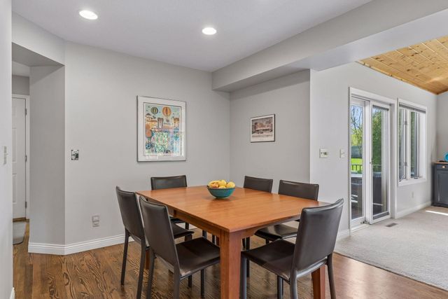 2521 Abbey Hill Drive, Minnetonka, MN 55305
