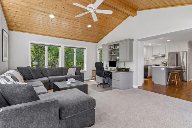 2521 Abbey Hill Drive, Minnetonka, MN 55305