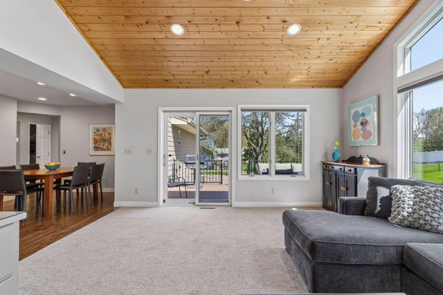 2521 Abbey Hill Drive, Minnetonka, MN 55305