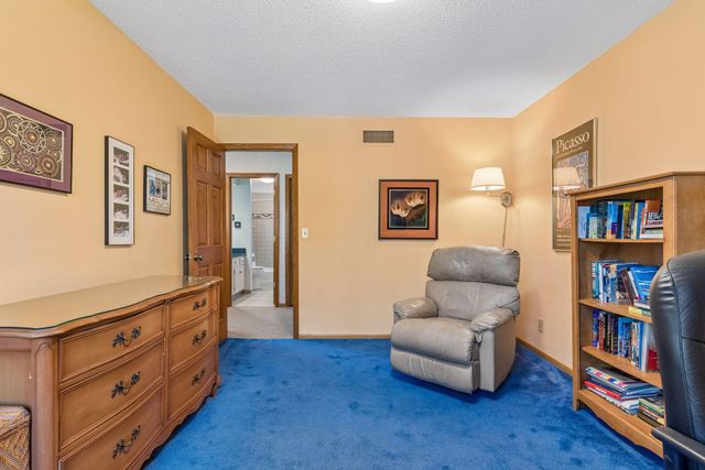 2521 Abbey Hill Drive, Minnetonka, MN 55305