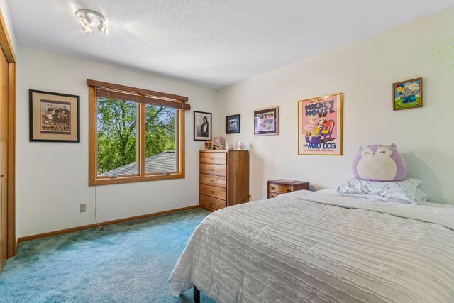 2521 Abbey Hill Drive, Minnetonka, MN 55305