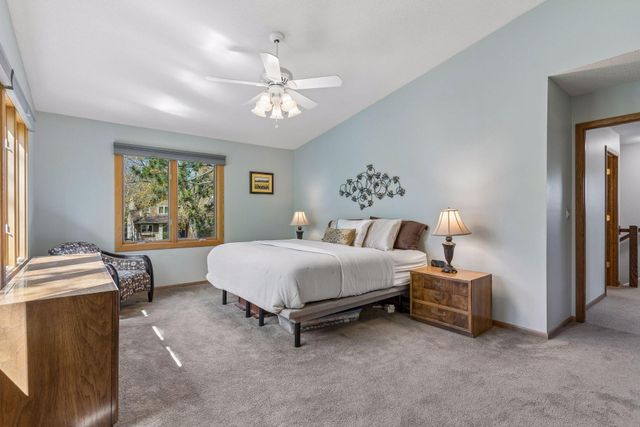 2521 Abbey Hill Drive, Minnetonka, MN 55305