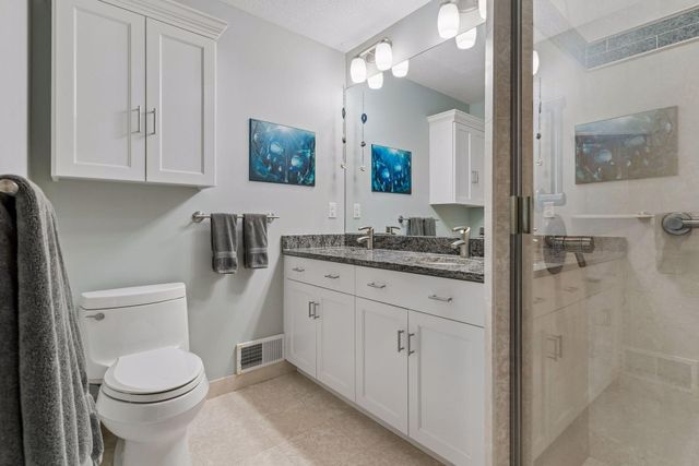 2521 Abbey Hill Drive, Minnetonka, MN 55305