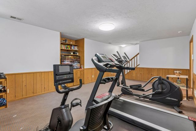 2521 Abbey Hill Drive, Minnetonka, MN 55305