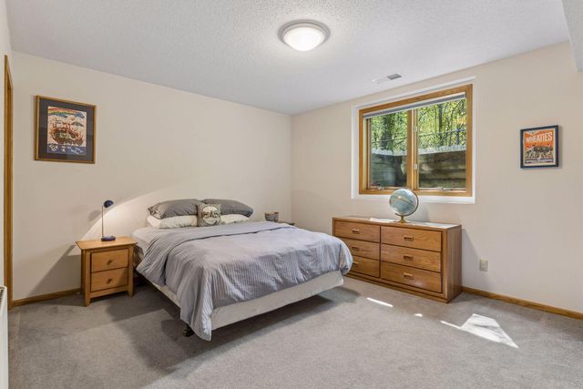 2521 Abbey Hill Drive, Minnetonka, MN 55305