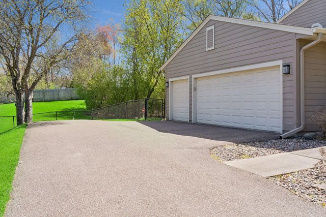 2521 Abbey Hill Drive, Minnetonka, MN 55305