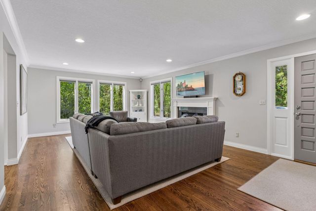 2521 Abbey Hill Drive, Minnetonka, MN 55305