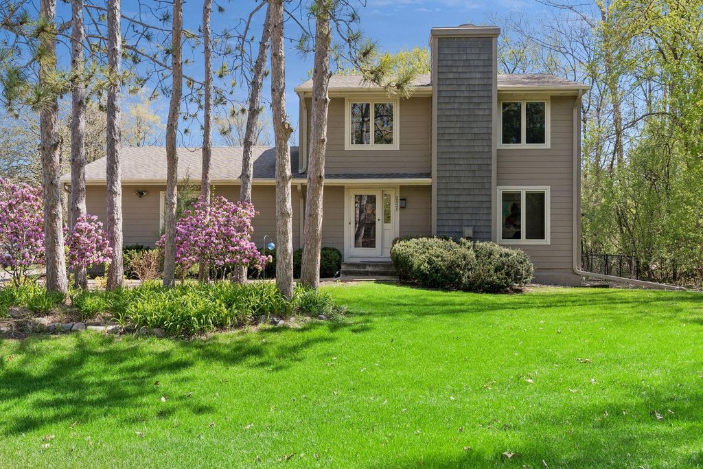 2521 Abbey Hill Drive, Minnetonka, MN 55305