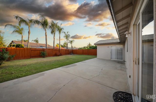 3921 White Sands Drive, Bakersfield, CA 93313