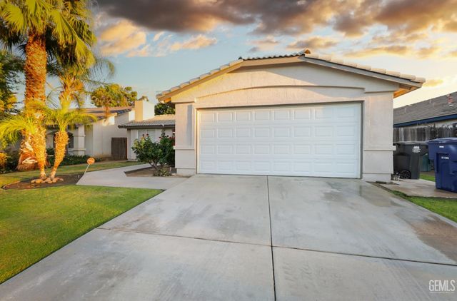 3921 White Sands Drive, Bakersfield, CA 93313