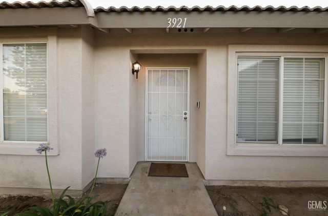 3921 White Sands Drive, Bakersfield, CA 93313