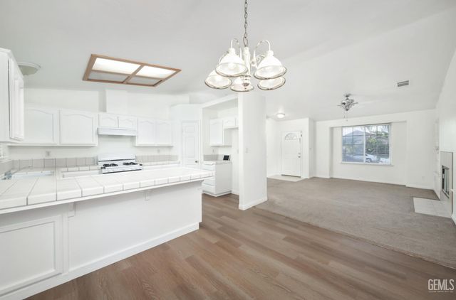 3921 White Sands Drive, Bakersfield, CA 93313