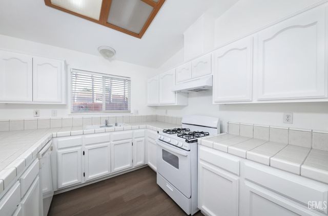 3921 White Sands Drive, Bakersfield, CA 93313