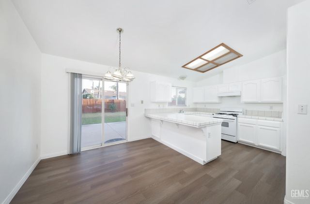 3921 White Sands Drive, Bakersfield, CA 93313