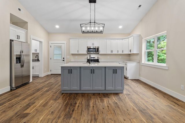 735 Lead Mine Valley Road SW, Cleveland, TN 37311