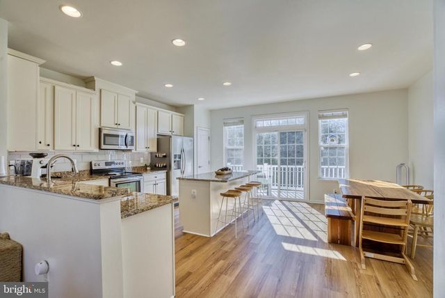 8217 HERITAGE CROSSING CT, Manassas, VA 20109