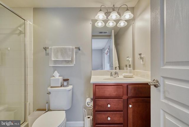 8217 HERITAGE CROSSING CT, Manassas, VA 20109