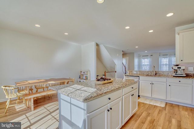 8217 HERITAGE CROSSING CT, Manassas, VA 20109