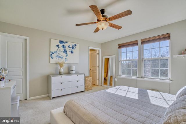 8217 HERITAGE CROSSING CT, Manassas, VA 20109