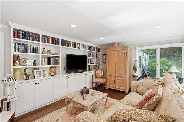 485 Main St, Hingham, MA 02043
