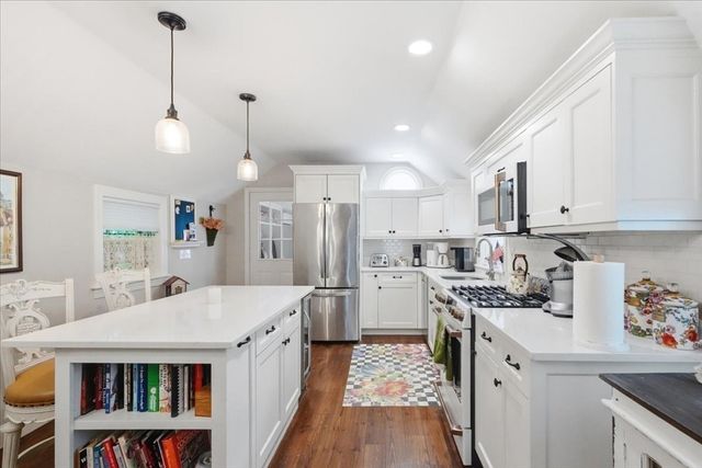 485 Main St, Hingham, MA 02043