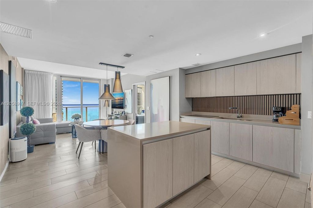 4010 S Ocean Drive R3305, Hollywood, FL 33019