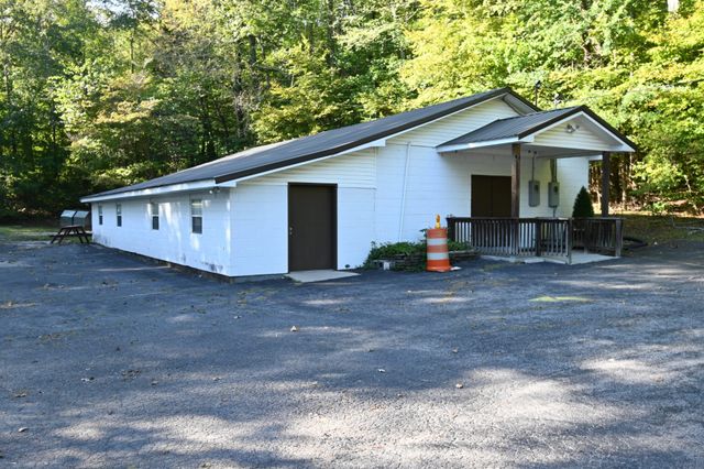 2222 Waynesboro Hwy, Hohenwald, TN 38462