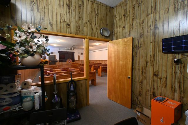 2222 Waynesboro Hwy, Hohenwald, TN 38462