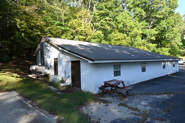 2222 Waynesboro Hwy, Hohenwald, TN 38462