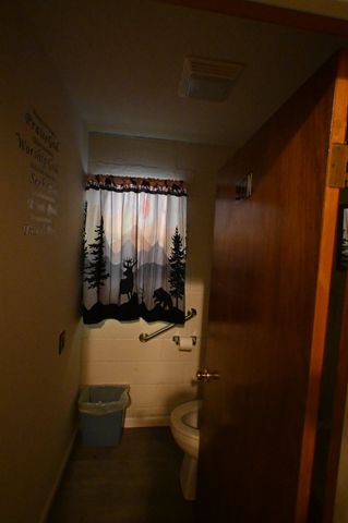 2222 Waynesboro Hwy, Hohenwald, TN 38462