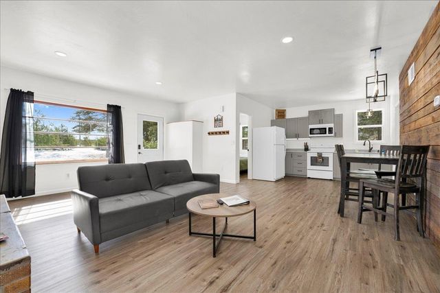 W9862 COUNTY RD W, Crivitz, WI 54114