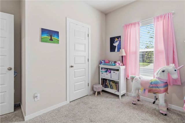 909 W Cottonwood Street, Rogers, AR 72758