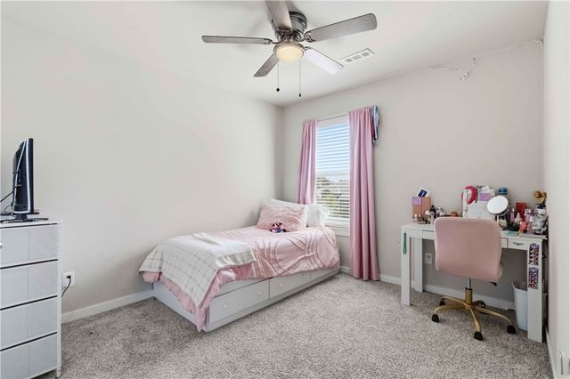 909 W Cottonwood Street, Rogers, AR 72758