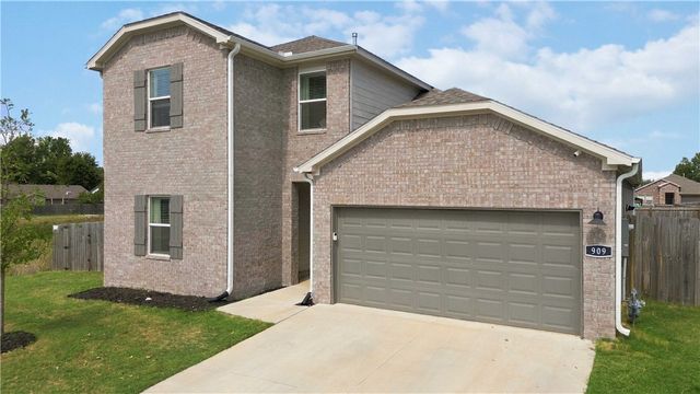 909 W Cottonwood Street, Rogers, AR 72758