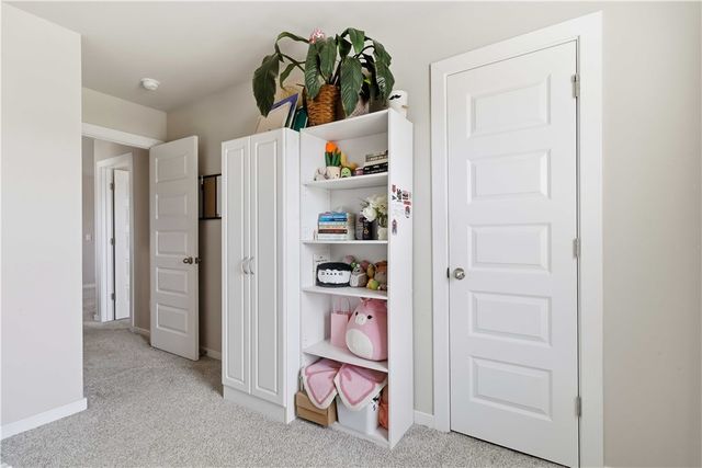 909 W Cottonwood Street, Rogers, AR 72758