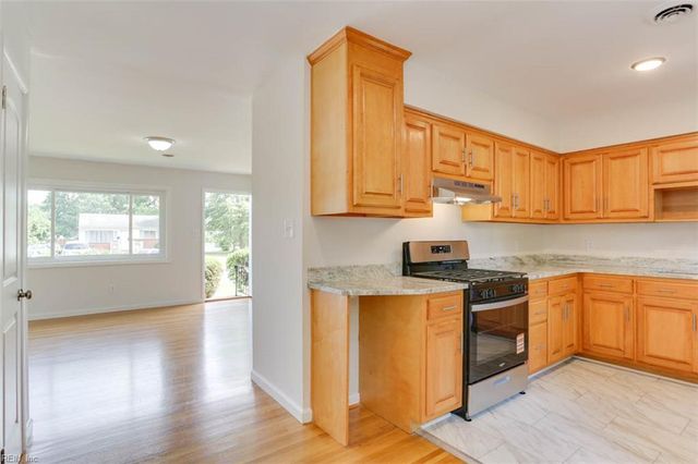 123 Delmar LN, Newport News, VA 23602