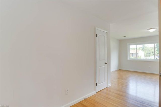 123 Delmar LN, Newport News, VA 23602