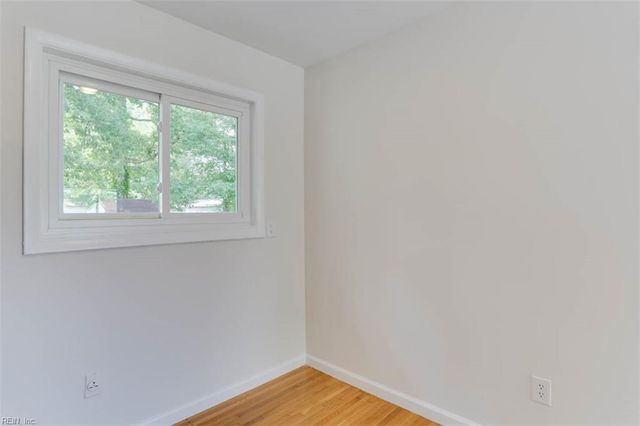 123 Delmar LN, Newport News, VA 23602