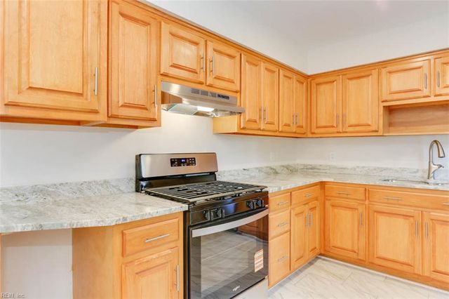 123 Delmar LN, Newport News, VA 23602