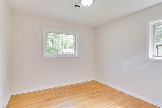 123 Delmar LN, Newport News, VA 23602