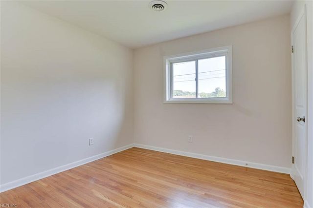 123 Delmar LN, Newport News, VA 23602